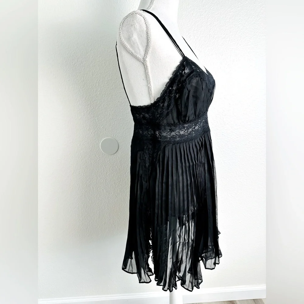 Savage X FENTY Black Lace Baby Doll Lingerie Size Large